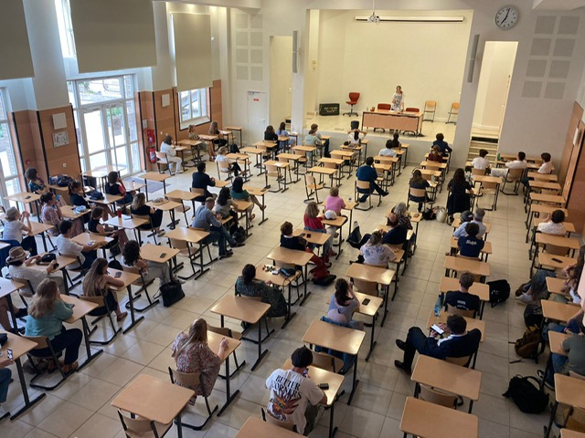 Le jeudi 8 Juin 2023, à 18h30, ce fut la fête de l’art oratoire au Lycée Notre-Dame-de-Boulogne