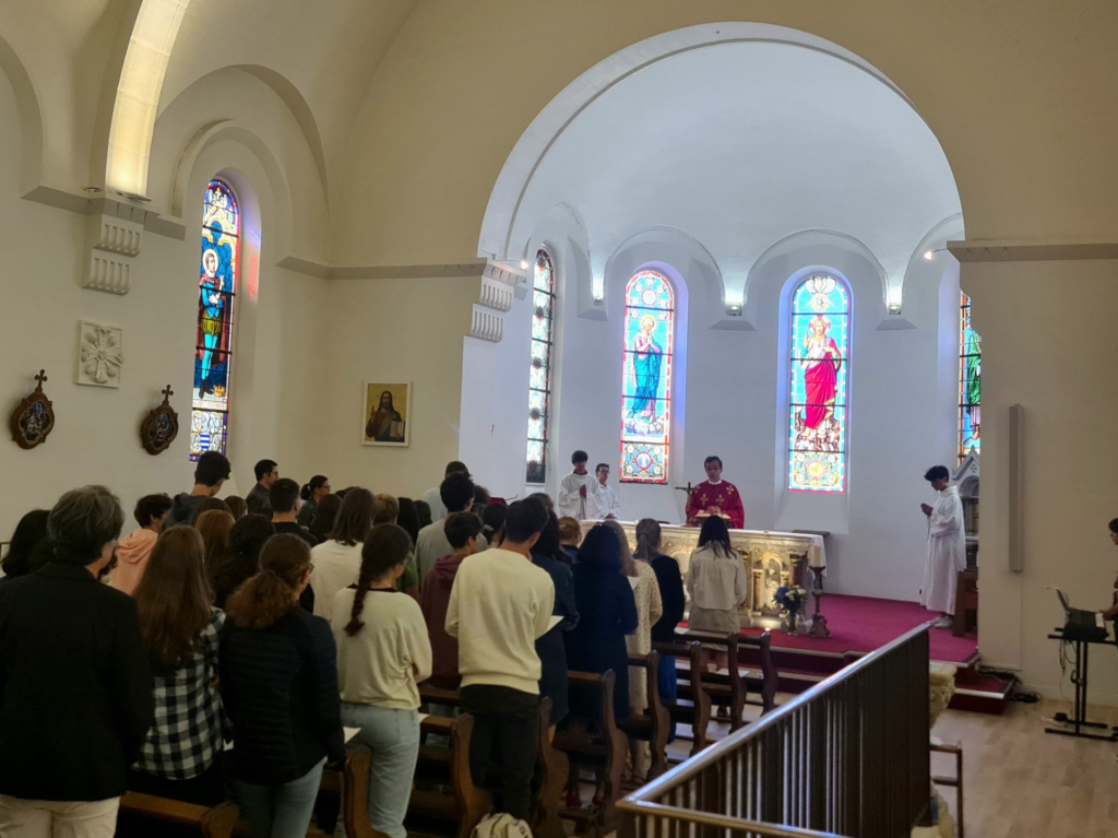 La prière mariale et la messe de rentrée ont eu lieu dans le recueillement et la joie.