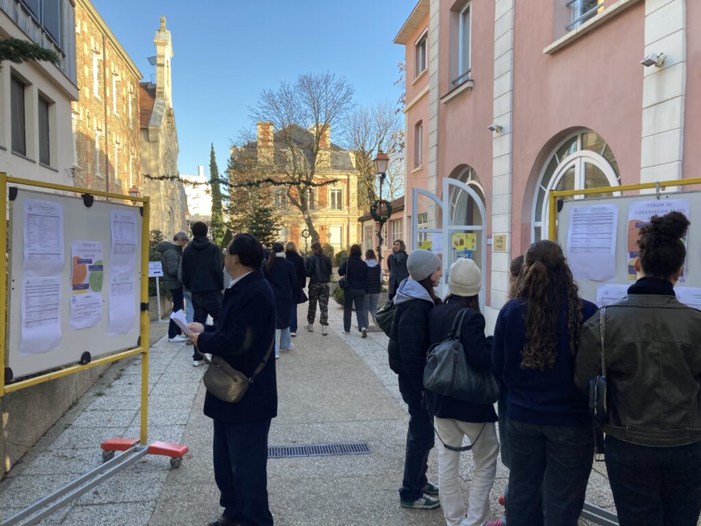 Samedi 25 novembre a eu lieu le forum des métiers et de l’orientation.