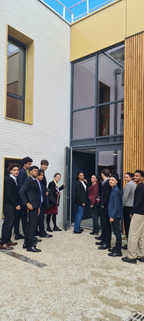 Au Lycée Notre-Dame de Boulogne, nous proposons un BTS Commerce International en formation initiale d’une durée de deux ans.